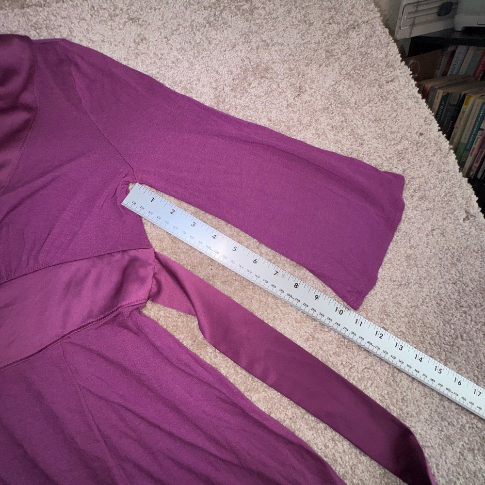 Mossimo Magenta 1/2 Sleeve V-Neck Blouse, Satin Trim & Tailored Empire Waist - S - Picture 6 of 8
